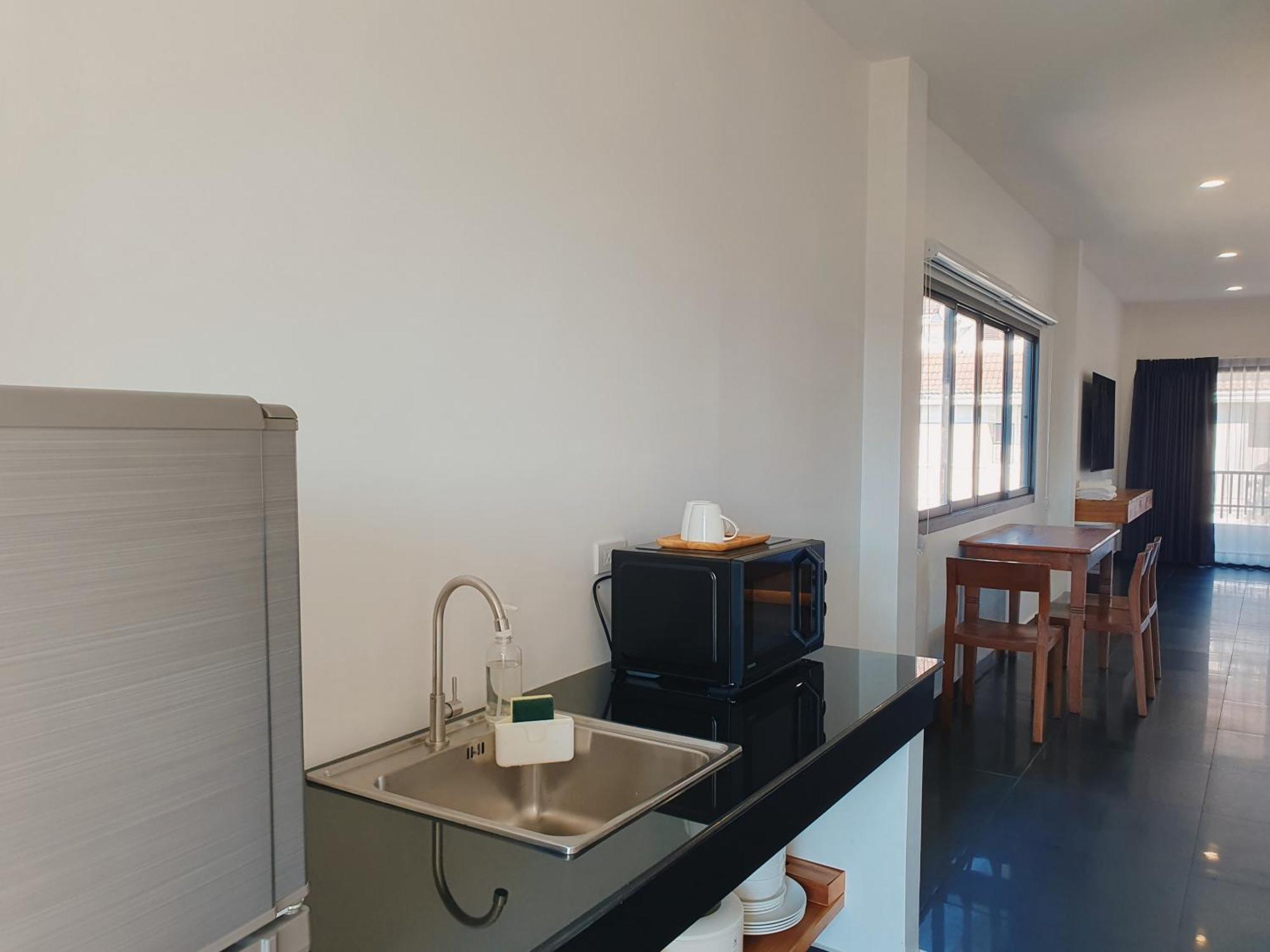 The Sila Suites - Intrawarorot Chiang Mai Exterior photo